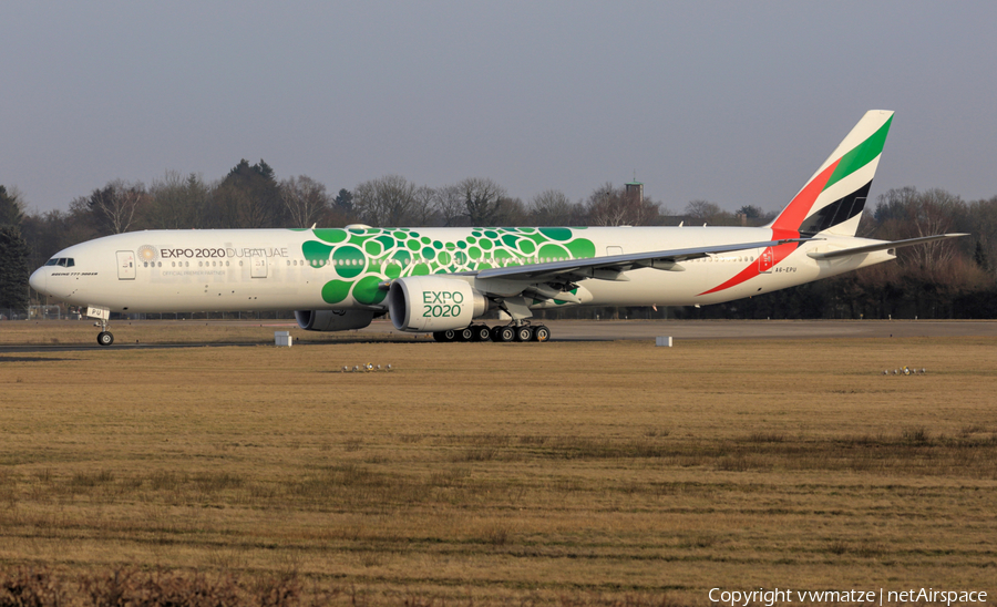 Emirates Boeing 777-31H(ER) (A6-EPU) | Photo 225789