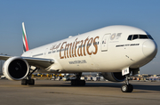 Emirates Boeing 777-31H(ER) (A6-EPV) at  Dallas/Ft. Worth - International, United States