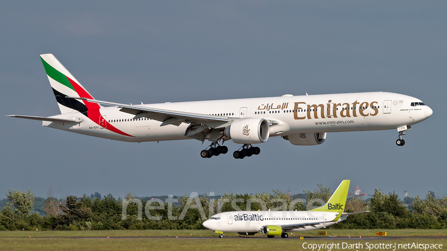 Emirates Boeing 777-31H(ER) (A6-EPV) | Photo 361621