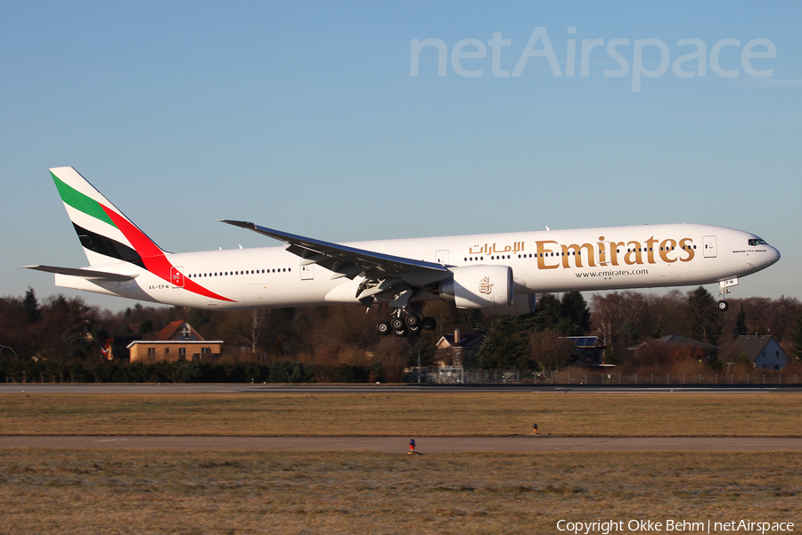 Emirates Boeing 777-31H(ER) (A6-EPW) | Photo 139213