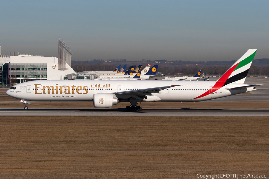 Emirates Boeing 777-31H(ER) (A6-EPW) | Photo 297351