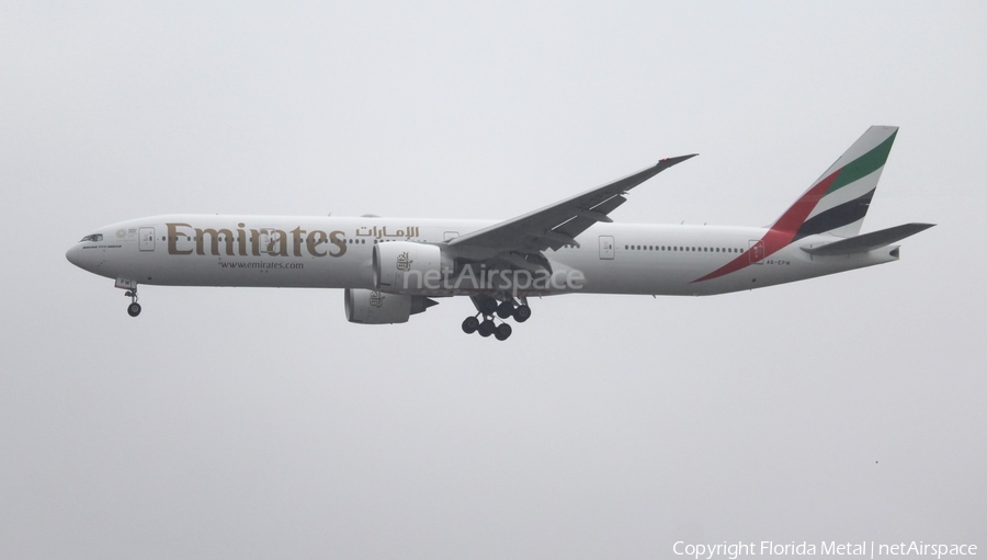 Emirates Boeing 777-31H(ER) (A6-EPW) | Photo 435055
