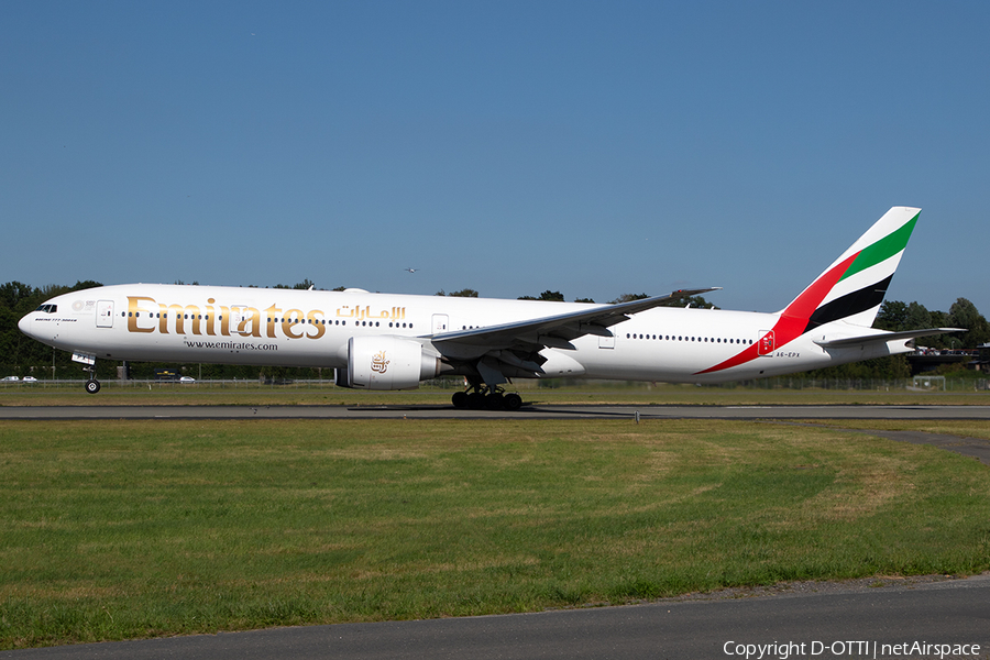 Emirates Boeing 777-31H(ER) (A6-EPX) | Photo 341697
