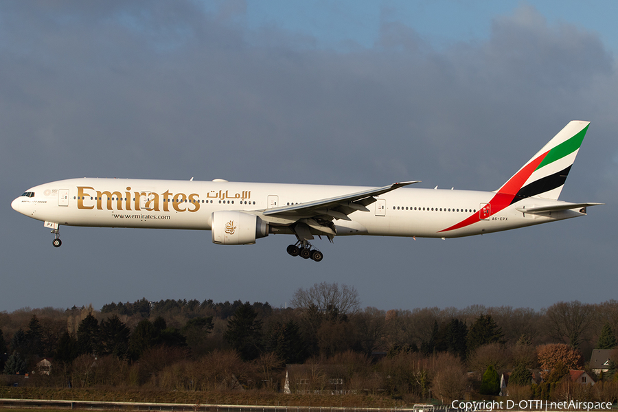 Emirates Boeing 777-31H(ER) (A6-EPX) | Photo 365178