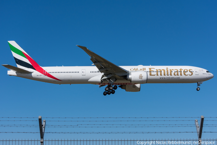 Emirates Boeing 777-31H(ER) (A6-EPY) | Photo 228788