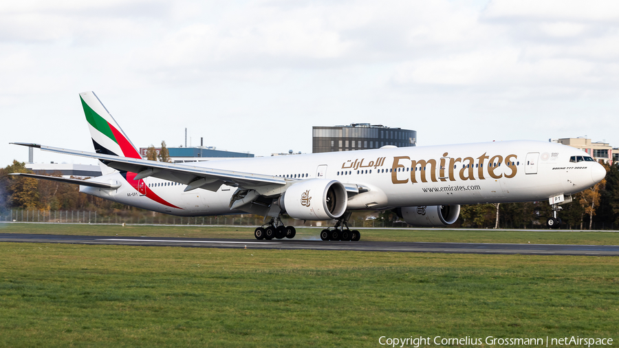 Emirates Boeing 777-31H(ER) (A6-EPY) | Photo 409027