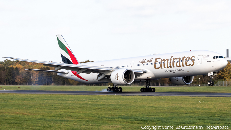 Emirates Boeing 777-31H(ER) (A6-EPY) | Photo 409029