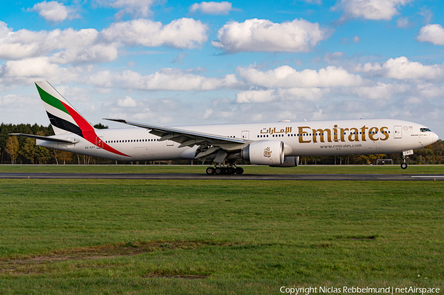 Emirates Boeing 777-31H(ER) (A6-EPY) | Photo 409044