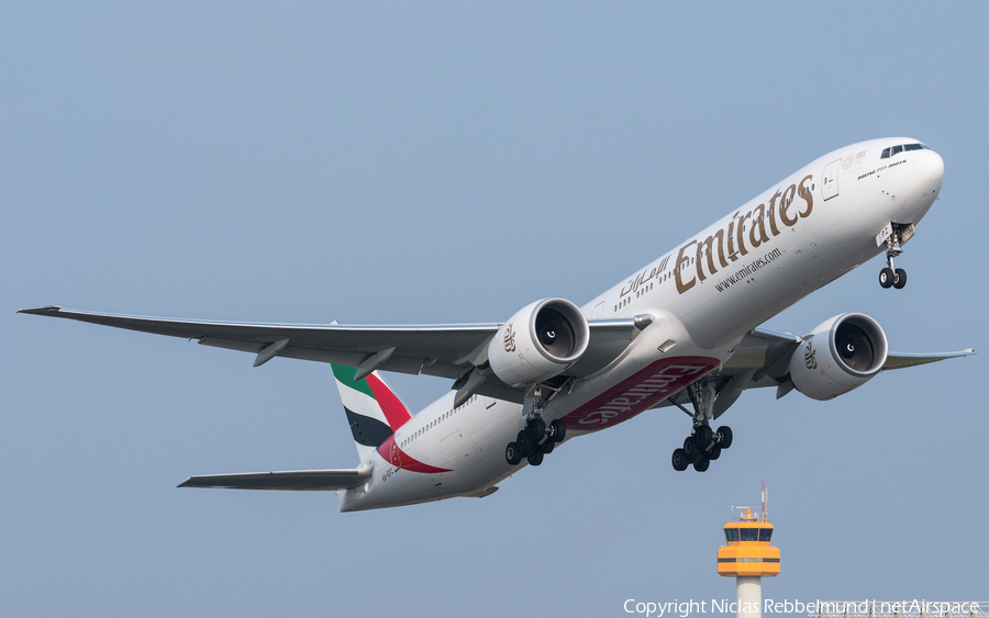 Emirates Boeing 777-31H(ER) (A6-EPZ) | Photo 260946