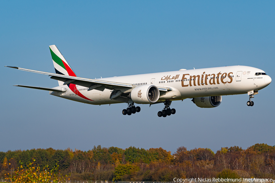 Emirates Boeing 777-31H(ER) (A6-EQA) | Photo 409815