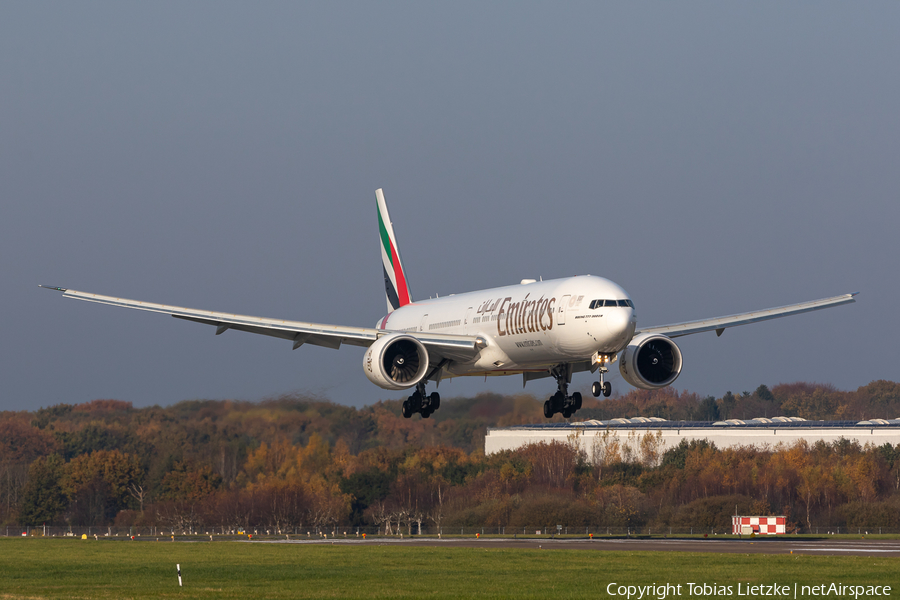 Emirates Boeing 777-31H(ER) (A6-EQA) | Photo 409838