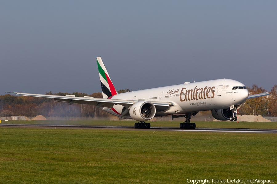 Emirates Boeing 777-31H(ER) (A6-EQA) | Photo 409842