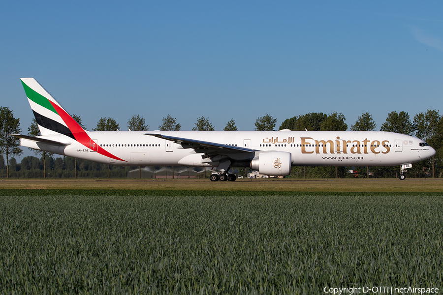 Emirates Boeing 777-31H(ER) (A6-EQE) | Photo 388616