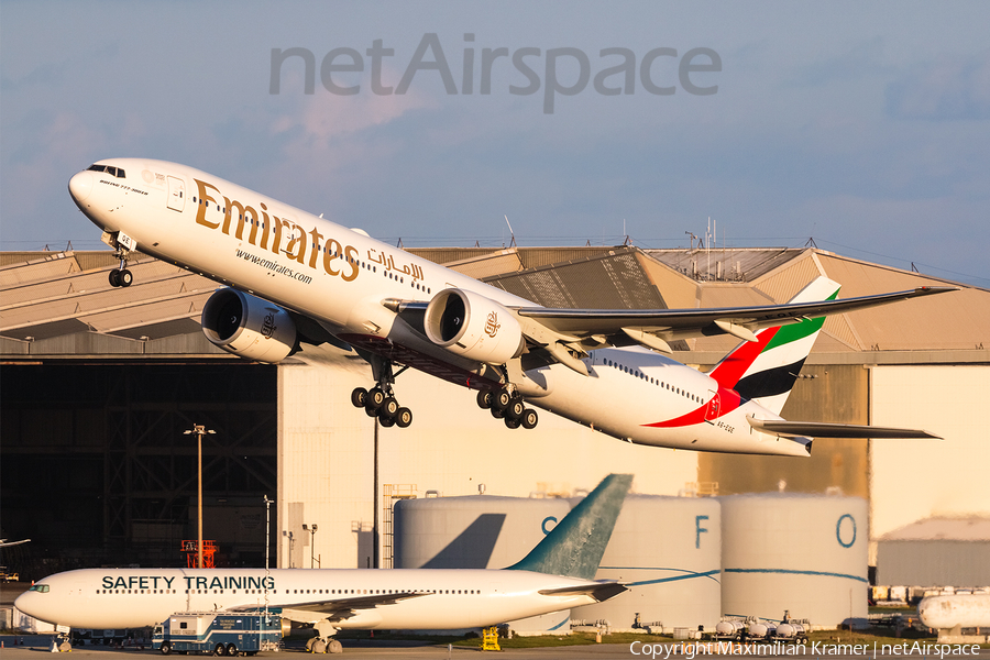 Emirates Boeing 777-31H(ER) (A6-EQE) | Photo 502921