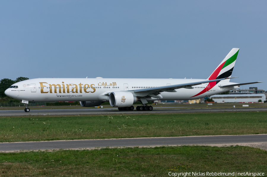 Emirates Boeing 777-31H(ER) (A6-EQF) | Photo 254260
