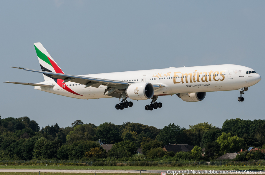 Emirates Boeing 777-31H(ER) (A6-EQG) | Photo 344415