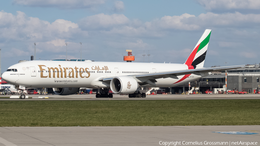 Emirates Boeing 777-31H(ER) (A6-EQG) | Photo 435484