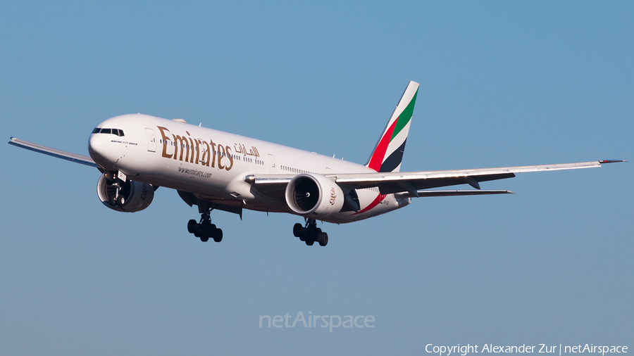 Emirates Boeing 777-31H(ER) (A6-EQI) | Photo 296838