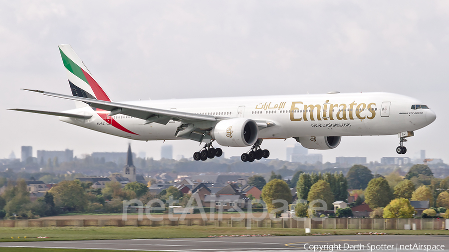 Emirates Boeing 777-31H(ER) (A6-EQJ) | Photo 355699