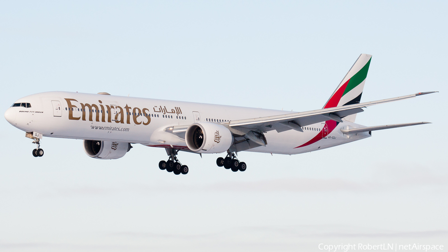 Emirates Boeing 777-31H(ER) (A6-EQJ) | Photo 592644
