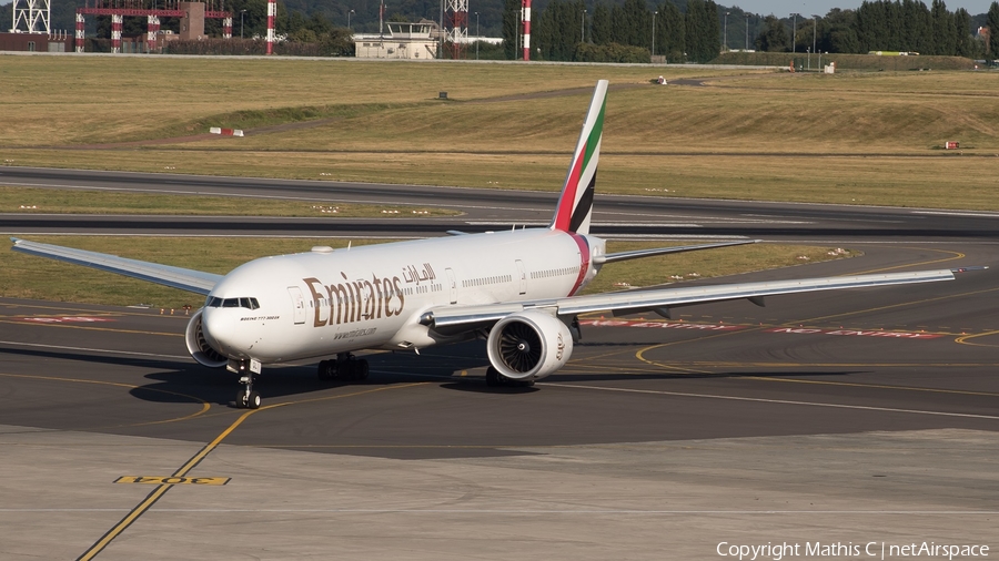 Emirates Boeing 777-31H(ER) (A6-EQL) | Photo 379478