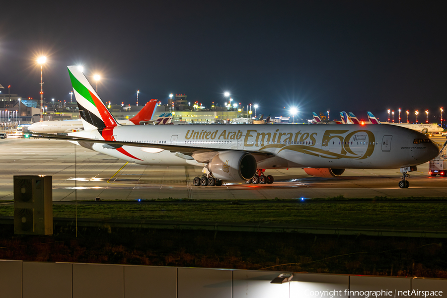 Emirates Boeing 777-31H(ER) (A6-EQM) | Photo 483165