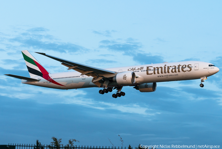 Emirates Boeing 777-31H(ER) (A6-EQM) | Photo 261928