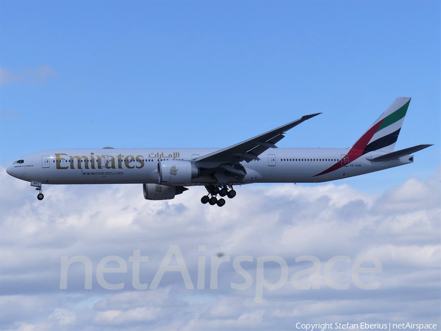 Emirates Boeing 777-31H(ER) (A6-EQN) | Photo 393181