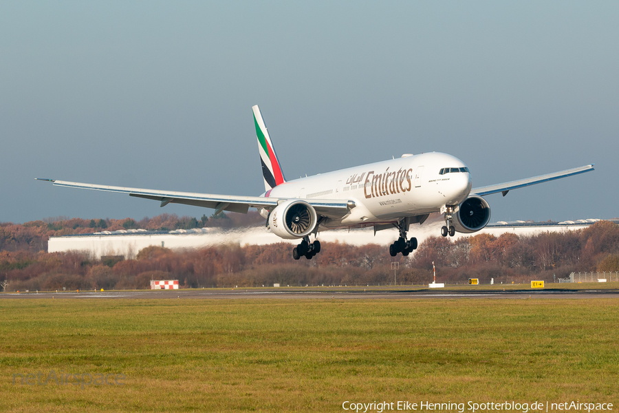 Emirates Boeing 777-31H(ER) (A6-EQN) | Photo 281819