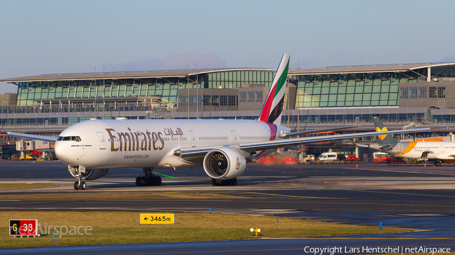 Emirates Boeing 777-31H(ER) (A6-EQO) | Photo 292115