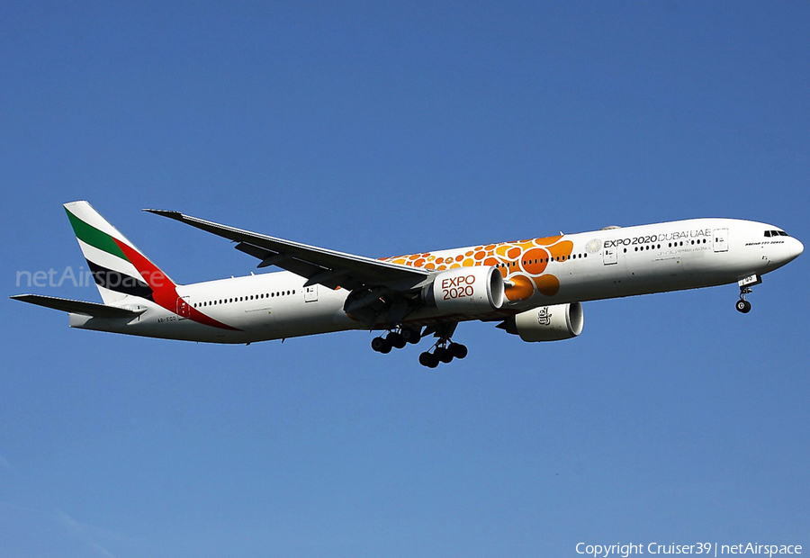 Emirates Boeing 777-31H(ER) (A6-EQO) | Photo 489390