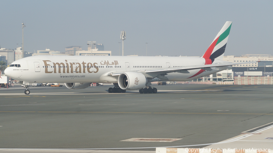 Emirates Boeing 777-31H(ER) (A6-EQP) | Photo 606356