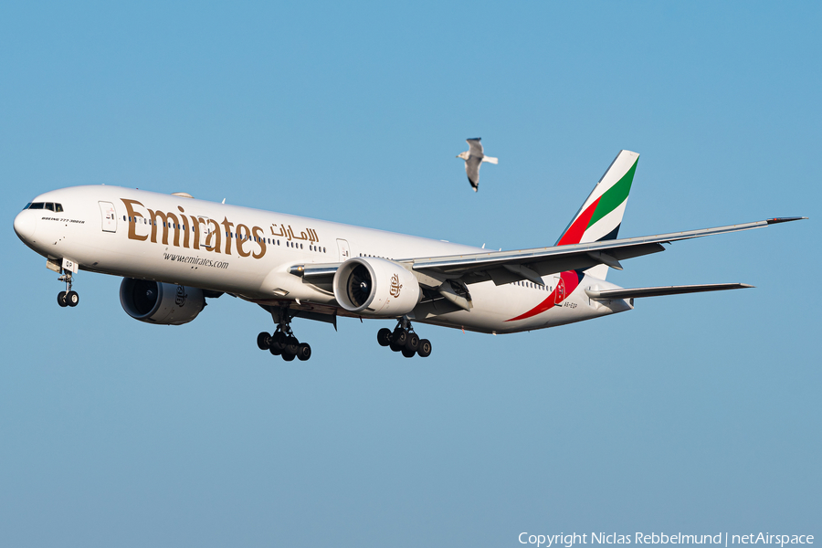 Emirates Boeing 777-31H(ER) (A6-EQP) | Photo 368419