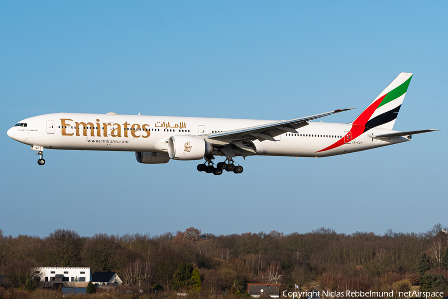 Emirates Boeing 777-31H(ER) (A6-EQP) | Photo 368420