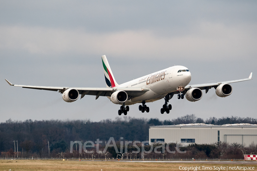 Emirates Airbus A340-541 (A6-ERF) | Photo 27401
