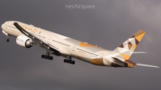 Etihad Airways Boeing 777-3FX(ER) (A6-ETD) at  Manchester - International (Ringway), United Kingdom