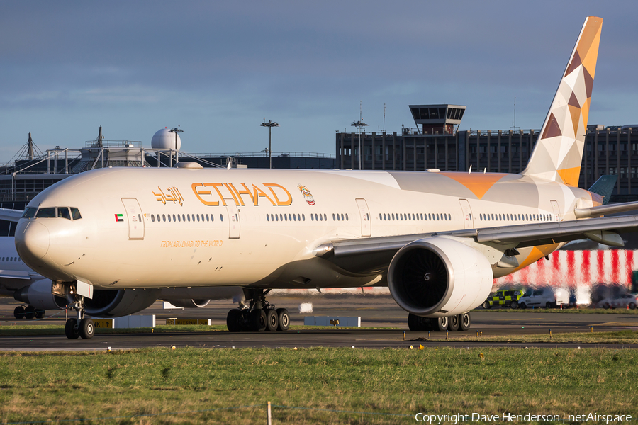 Etihad Airways Boeing 777-3FX(ER) (A6-ETE) | Photo 295611