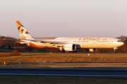 Etihad Airways Boeing 777-3FX(ER) (A6-ETE) at  Manchester - International (Ringway), United Kingdom