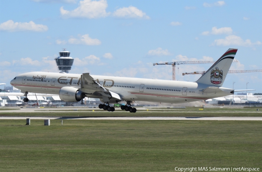 Etihad Airways Boeing 777-3FX(ER) (A6-ETI) | Photo 388762