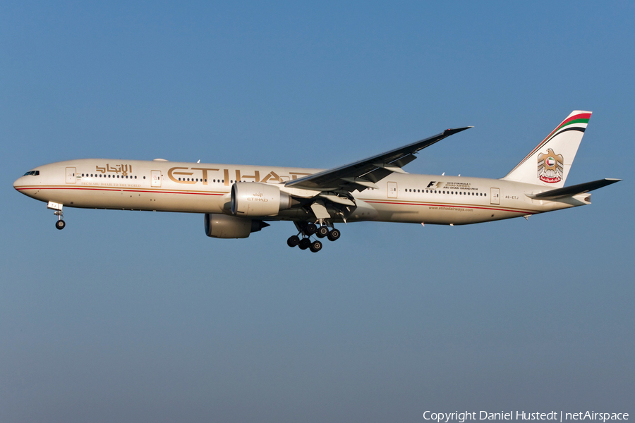 Etihad Airways Boeing 777-3FX(ER) (A6-ETJ) | Photo 502196