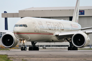 Etihad Airways Boeing 777-3FX(ER) (A6-ETK) at  London - Heathrow, United Kingdom