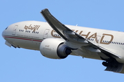 Etihad Airways Boeing 777-3FX(ER) (A6-ETK) at  London - Heathrow, United Kingdom