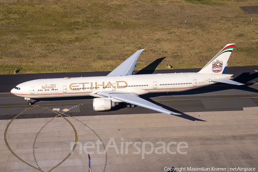 Etihad Airways Boeing 777-3FX(ER) (A6-ETK) | Photo 390220