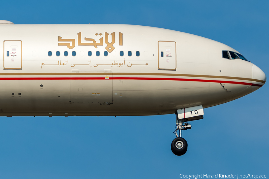 Etihad Airways Boeing 777-3FX(ER) (A6-ETO) | Photo 295436