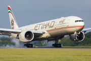 Etihad Airways Boeing 777-3FX(ER) (A6-ETQ) at  Manchester - International (Ringway), United Kingdom