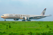 Etihad Airways Boeing 777-3FX(ER) (A6-ETS) at  Paris - Charles de Gaulle (Roissy), France