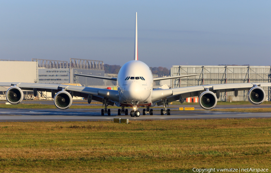 Emirates Airbus A380-861 (A6-EUJ) | Photo 130655