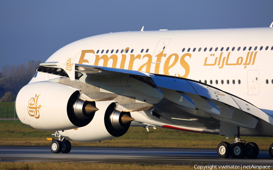 Emirates Airbus A380-861 (A6-EUJ) | Photo 130656