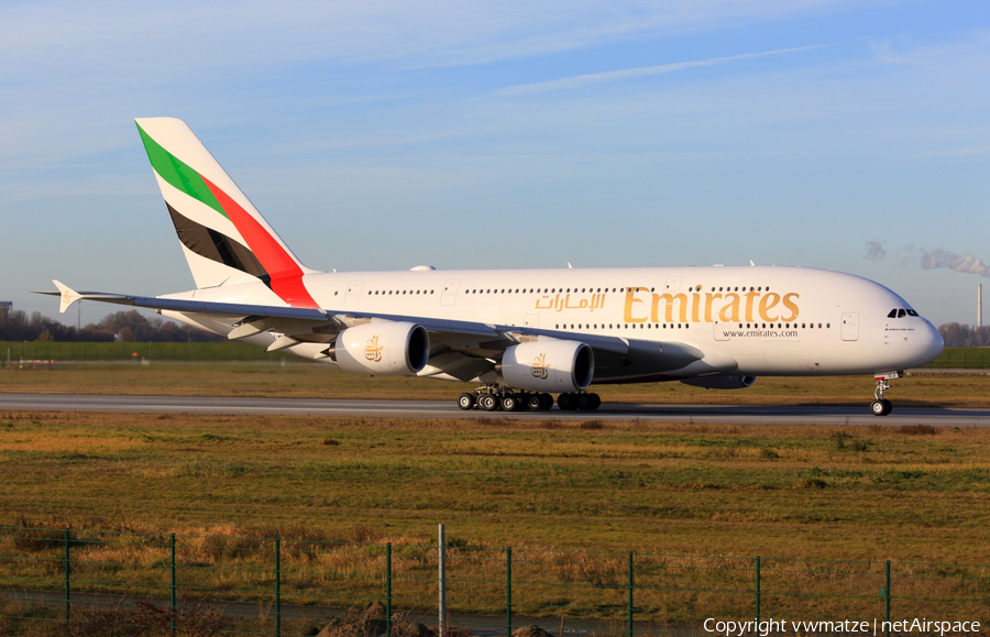 Emirates Airbus A380-861 (A6-EUJ) | Photo 132127