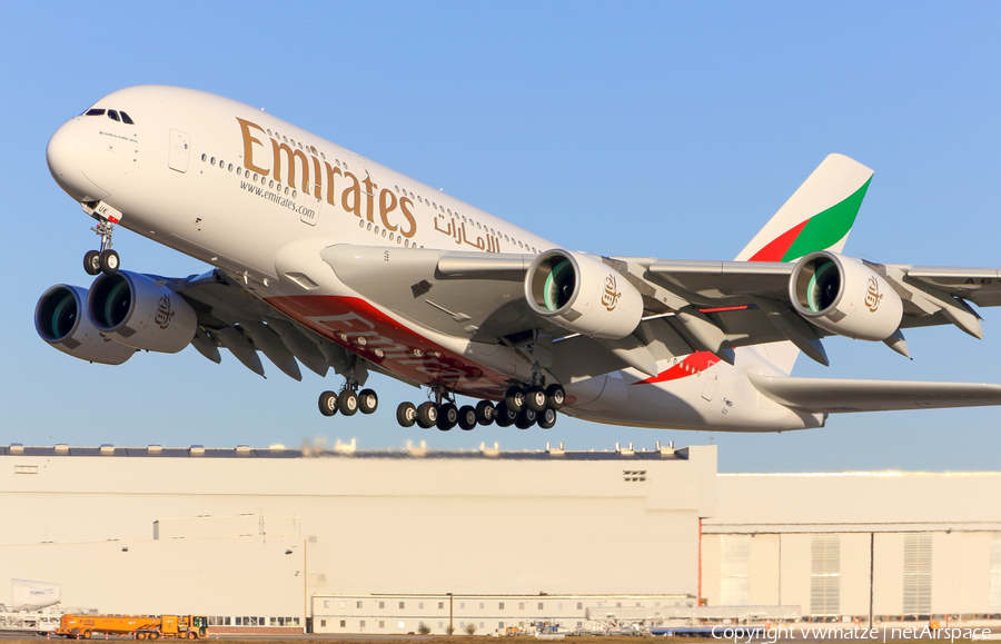 Emirates Airbus A380-861 (A6-EUK) | Photo 133095